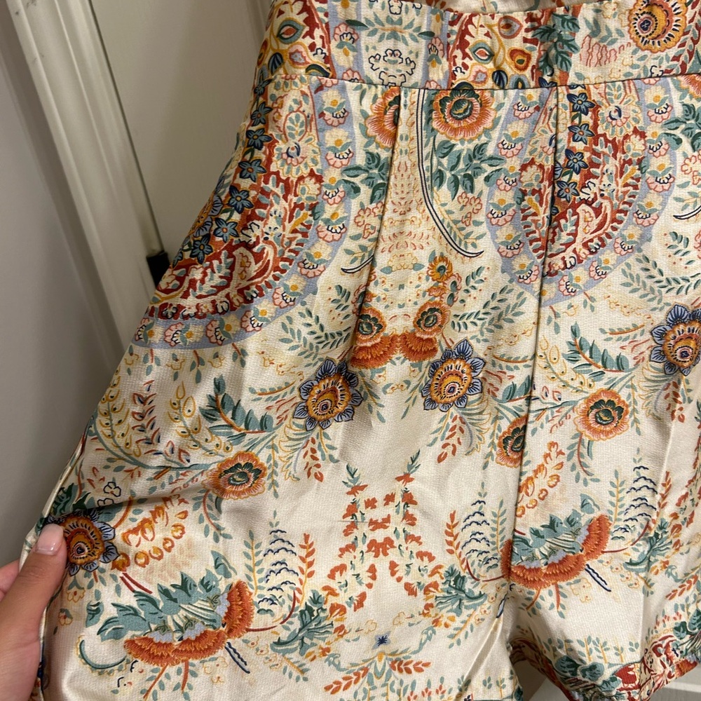 Beautiful backless romper, with pockets!